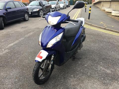 HONDA VISION 110cc BLUE 2012 low mileage excellent runner !!