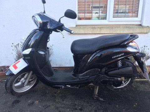 Only 12 months old, automatic 115cc scooter in black. One female owner. Only £2.50 to fill up!