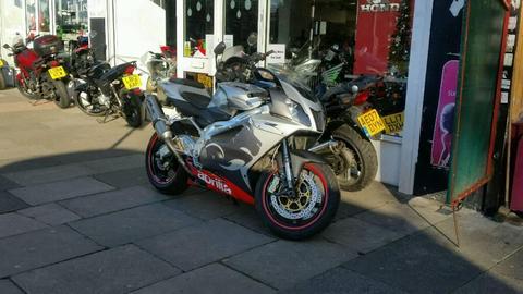 Aprilia rsv1000r 2005