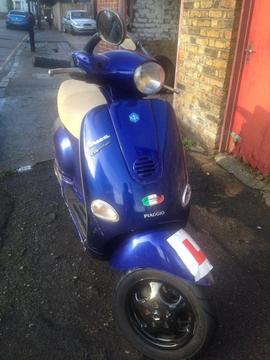 Piaggio Vespa ET4 125cc (Blue) Good Condition
