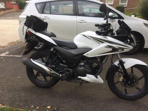 Absolutely Fabulous Honda 125 cbf Learner legal