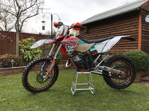 Ktm exc 125 6 days 2011 on a 10 plate Years mot