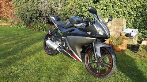 Yamaha YZF R125 2013, great condition, free delivery & warranty