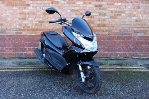 Honda PCX 125 **ONLY 6000 MILES** MOT NOT SH PS S-wing Forza Vision Yamaha Nmax Tmax Delivery Bike