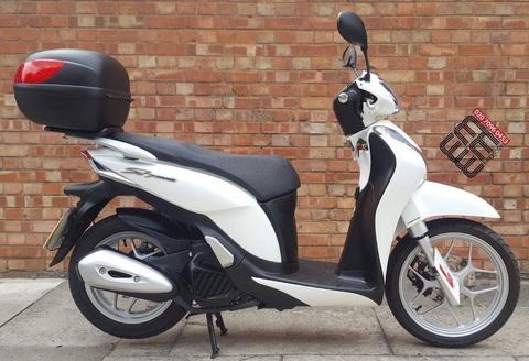 Honda SH Mode 125 (15 REG), Immaculate condition with 665 miles