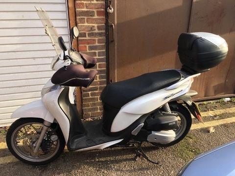 Honda SH Mode ANC 125 Knowledge Moped Scooter