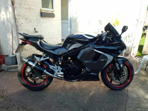 £1800 2015 hyosung gtr 125 rc loaded with extras