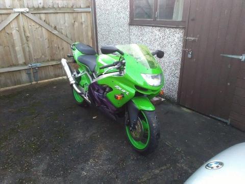 Kawasaki 9r ninja in green