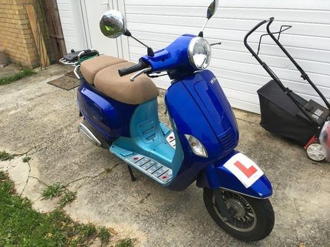 WK VS125 – learner legal 125cc scooter – 1 year old – runs great