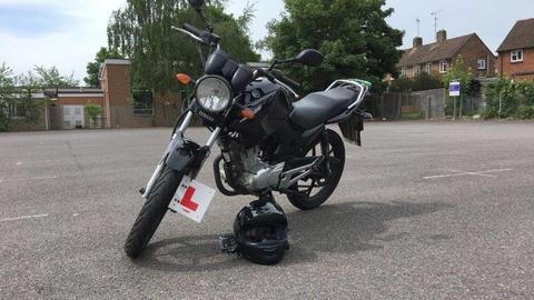 Black Yamaha YBR 125cc