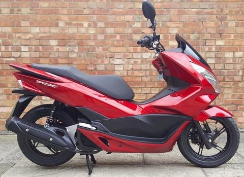 HONDA PCX 125cc (15 REG), ONE OWNER, ONLY 427 MILES ON THE CLOCK!