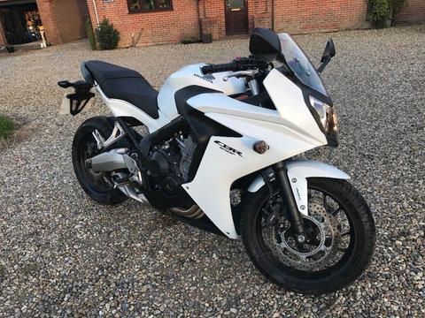 Honda CBR650F (2014) Supersport, White/Black, Low Millage (8k)