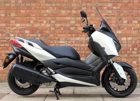 Yamaha XMAX-300, As New, Sporty and dynamic, Only 392 miles!