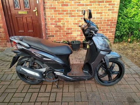 2014 SYM Symphony SR 125 scooter, new 1 year MOT, runs well, good condition, bargain, not ps sh ,,
