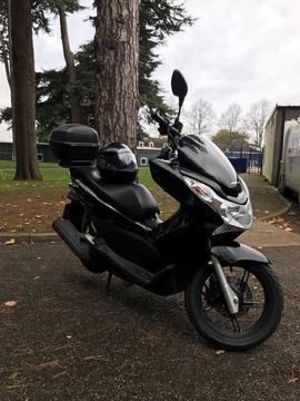 Honda scooter PCX 125cc,low miles2900.very good condition!