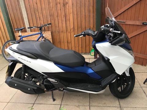 Honda Forza 125 automatic (16 REG) Excellent condition