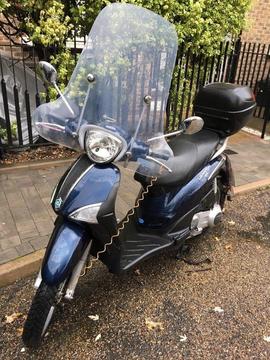 PIAGGIO LIBERTY 125 cc with very low mileage (less than 2,700 miles), fully serviced + NEW MOT