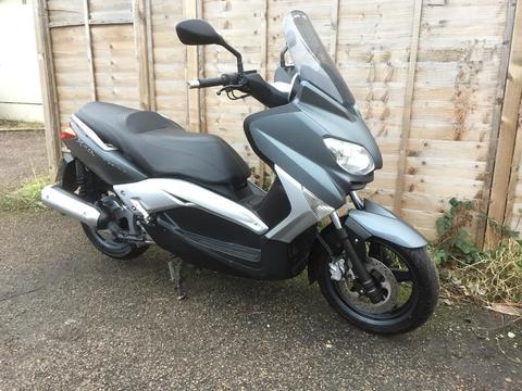 Yamaha YP 125 Xmax 2013 model ,Only 2100miles
