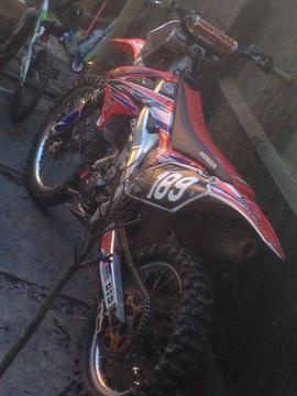 Crf 250 2011 efi bike just had rebuild mint good to go first to c will buy