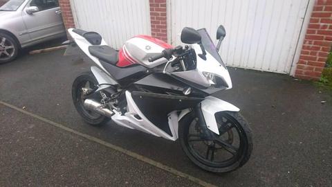 Yamaha yzf r125 delivery available