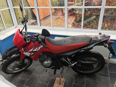 Yamaha XT125 X Red - 3381k mileage