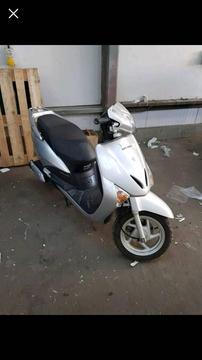 Honda lead 110cc very low mileage good condition