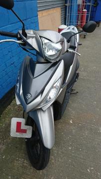 SCOOTER SUZUKI (2016) ADDRESS 113 SILVER AS NEW FOR SALE £1400 PLUS ACCESSORIES FREE OF CHARGE