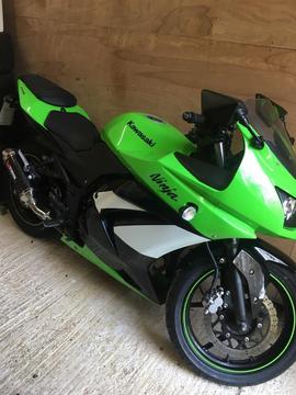 Kawasaki ninja 250 a2 licence - only 4066 miles! Bargain ninja 250r