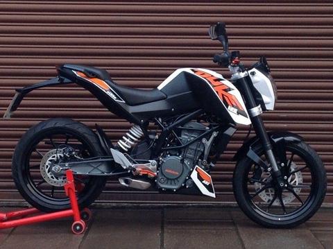 KTM Duke 125 ABS 2014. Only 3940miles. Delivery Available *Credit & Debit Cards Accepted*