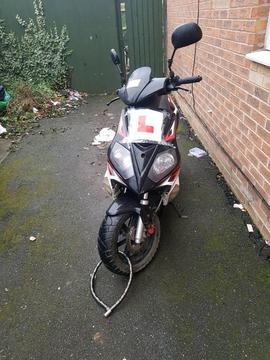 Reptor 125cc black and red 13 plate