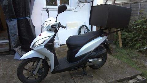 2014 HONDA 110, WHITE, LOW MILEAGE, VERY CLEAN, AS GOOD AS NEW