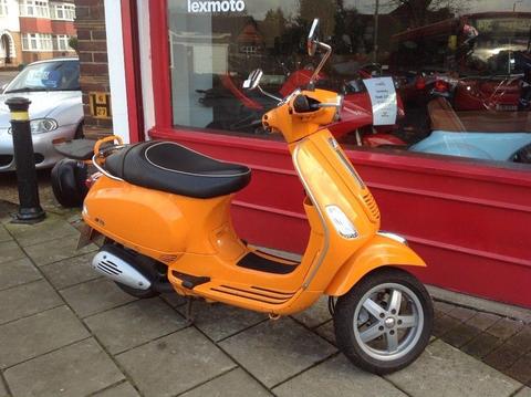 Vesap S 50cc special great little scooter comes with screen and top box however easily removed