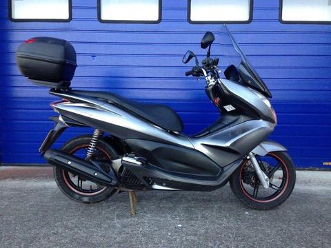 2012 HONDA PCX 125 , LOW MILES , HPI CLEAR ,FULL SERVICE HISTORY , VERY GOOD CONDITION