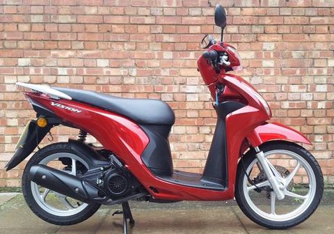 Honda Vision 110, Excellent condition, Only 2411miles! (17 REG)