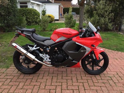 Hyosung GT125R Red, low mileage