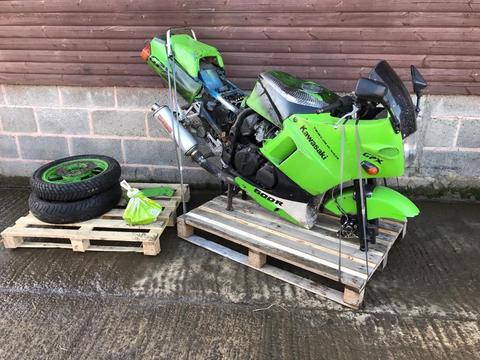 Kawasaki ninja ZX600 1988 classic motorbike running project