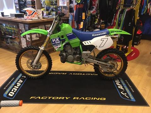 Wow kx 500 absolutely stunning apart of MX history