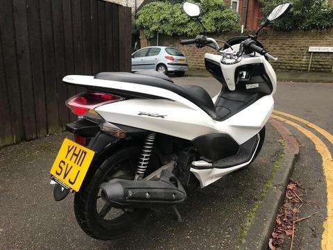 HONDA PCX 125cc white 2011 low mileage hpi clear!!