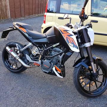 Ktm Duke 125 ( low miles )