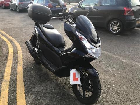 HONDA PCX 125cc Black 2011 excellent condition!!!