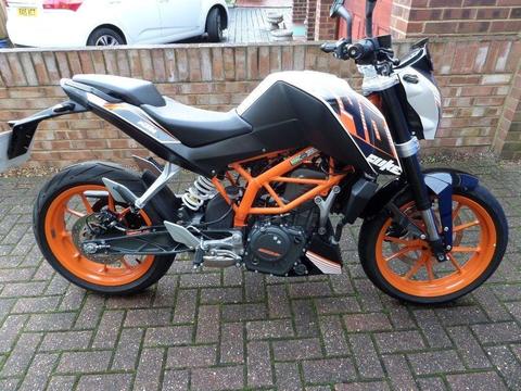 2015 (15) KTM 390 Duke ABS