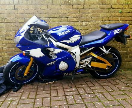 Yamaha R6