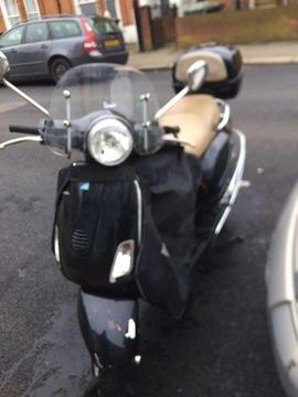 Vespa Lx 125cc Black Excellent conditions With extra accessories
