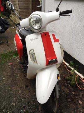 50cc scooter, Vespa styled (repair project)