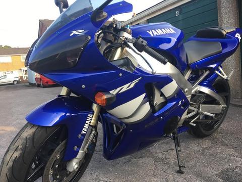 Yamaha R1 2000 deltabox very low mileage new tyre