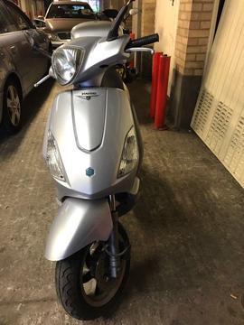 Piaggio fly 100cc grey 2006 start & drive on good condition