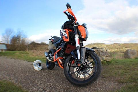 KTM Duke 125 2015 | Full svc history, de-cat pipe & loud end can + lots of extras, MINT CONDITION