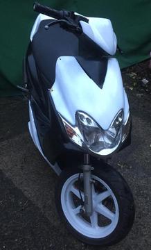 Yamaha jog r 49 cc moped / scooter mot August 2018 spare or repairs