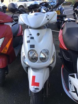 Yamaha Neos 4 50cc Moped