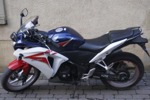 Honda CBR 250 2011 - Low miles, fully serviced, heated grips, 6 months MOT, recently new rear tire